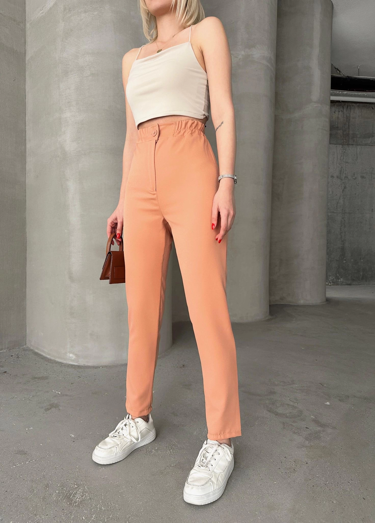 Beli lastikli karamel pantolon