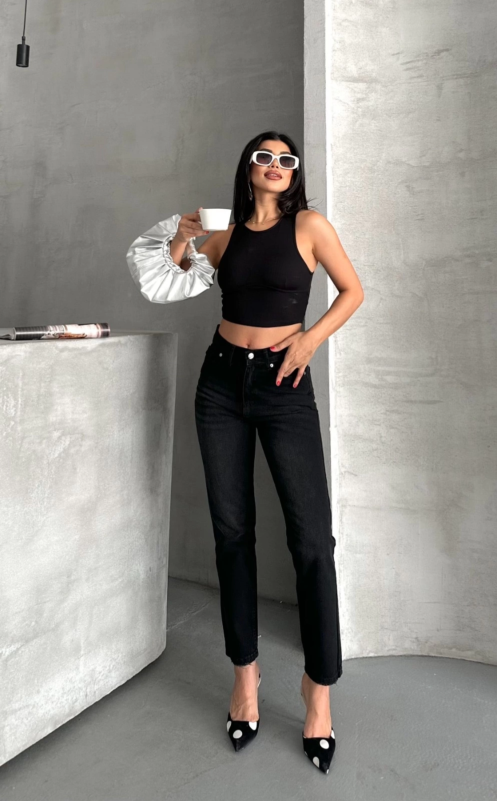 Mom fit enzim bıyıklı taş yıkama jeans pantolon siyah d2006