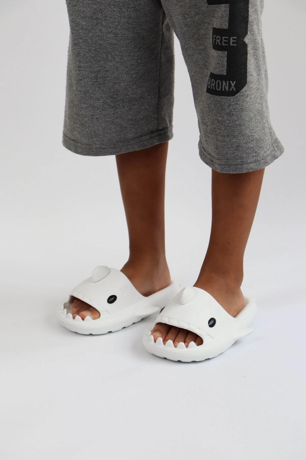 WG500 Köpekbalığı Beyaz Unisex Tam Ortopedik Terlik Shark Slides Cocuk